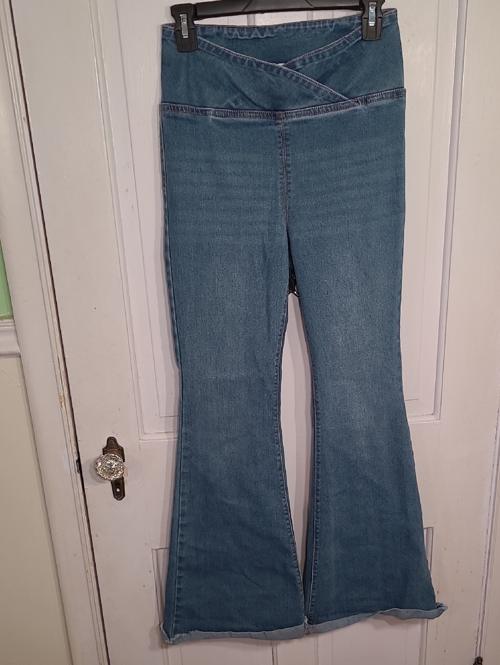 Women’s Light Blue High-Waist Flare Jeans Size M